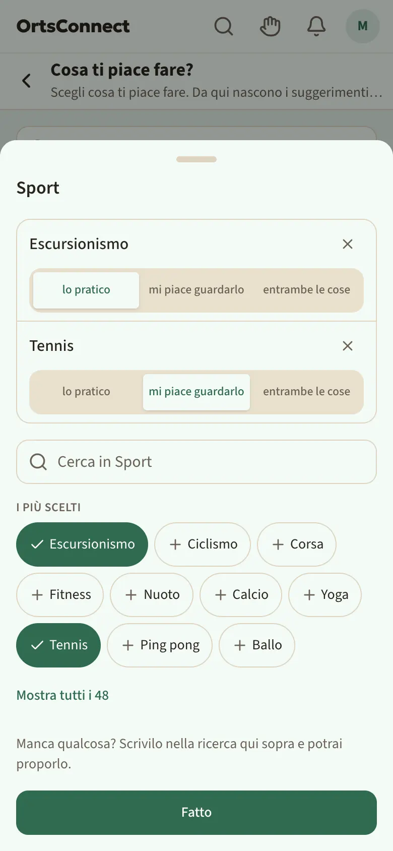 Pagina «Cosa ti piace fare?» con i campi delle categorie (Sport con «Tennis · Escursionismo» evidenziato in verde, Musica, Natura …), accanto la finestra aperta «Sport» con Tennis e la scelta «lo pratico | mi piace guardarlo | entrambe le cose», sotto «I più scelti»