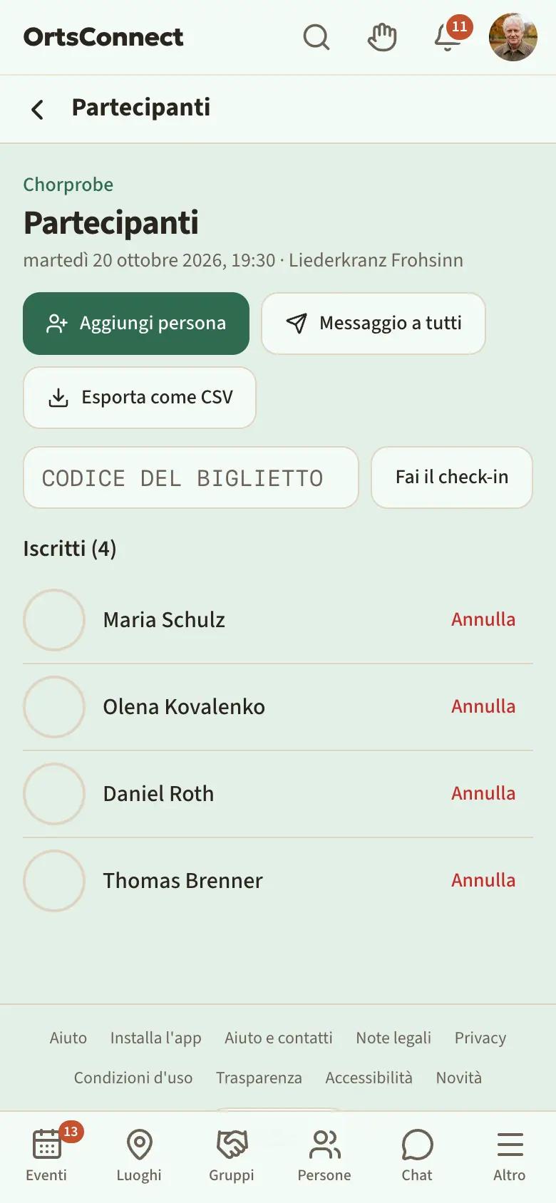 Pagina «Partecipanti» con i pulsanti «Aggiungi persona», «Messaggio a tutti», «Esporta come CSV», il campo del codice del biglietto e l'elenco «Iscritti» con i cerchi rotondi per la presenza