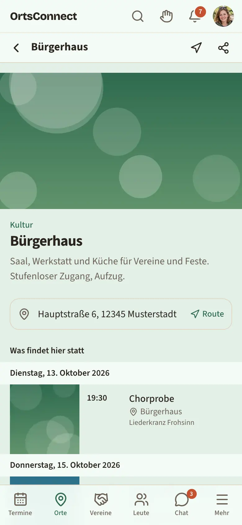 öffentliche Seite eines Treffpunkts mit Titelbild, Hinweis „Gerade hier: … bis … Uhr“ und Abschnitt „Was findet hier statt“ mit zwei Terminen, darunter Öffnungszeiten
