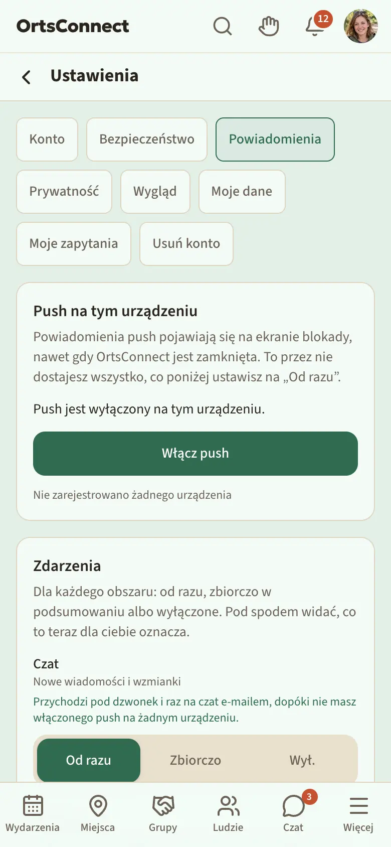 Strona „Powiadomienia” w ustawieniach z kilkoma sekcjami (Czat, Wydarzenia, Ludzie), każda z trzema przyciskami Od razu, Zbiorczo, Wył.; pod spodem „Cisza nocna” z włączonym przełącznikiem i godzinami Od 22:00 i Do 07:00