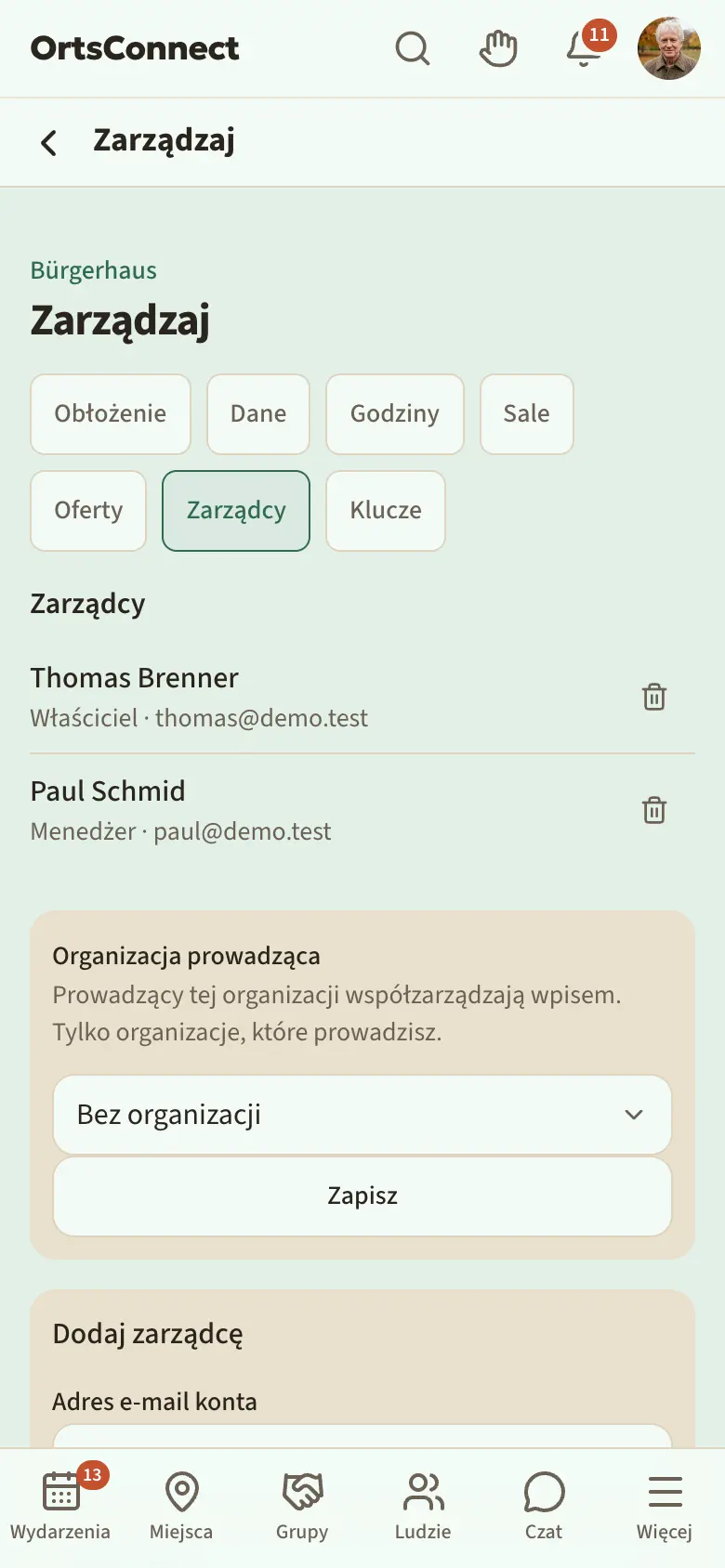 Zarządzanie › Zarządcy, lista z dwoma zarządcami (właściciel i menedżer), pod spodem ramka „Organizacja prowadząca” i ramka „Dodaj zarządcę” z polem e-mail