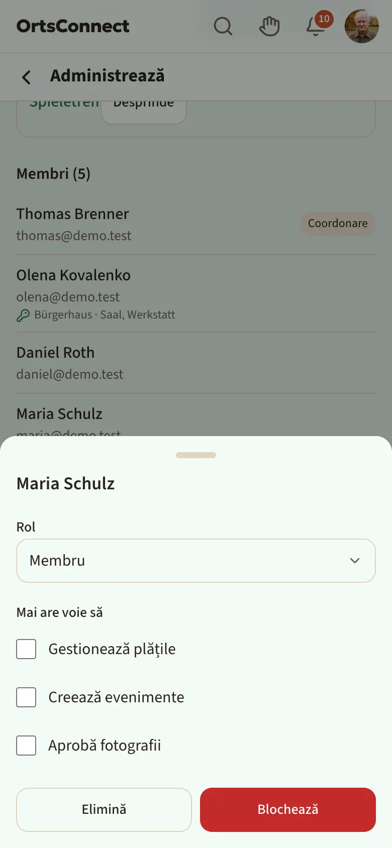 fereastra deschisă pentru un membru cu alegerea „Rol”, secțiunea „Mai are voie să” cu bifă la „Creează evenimente” și butoanele „Elimină” și „Blochează”