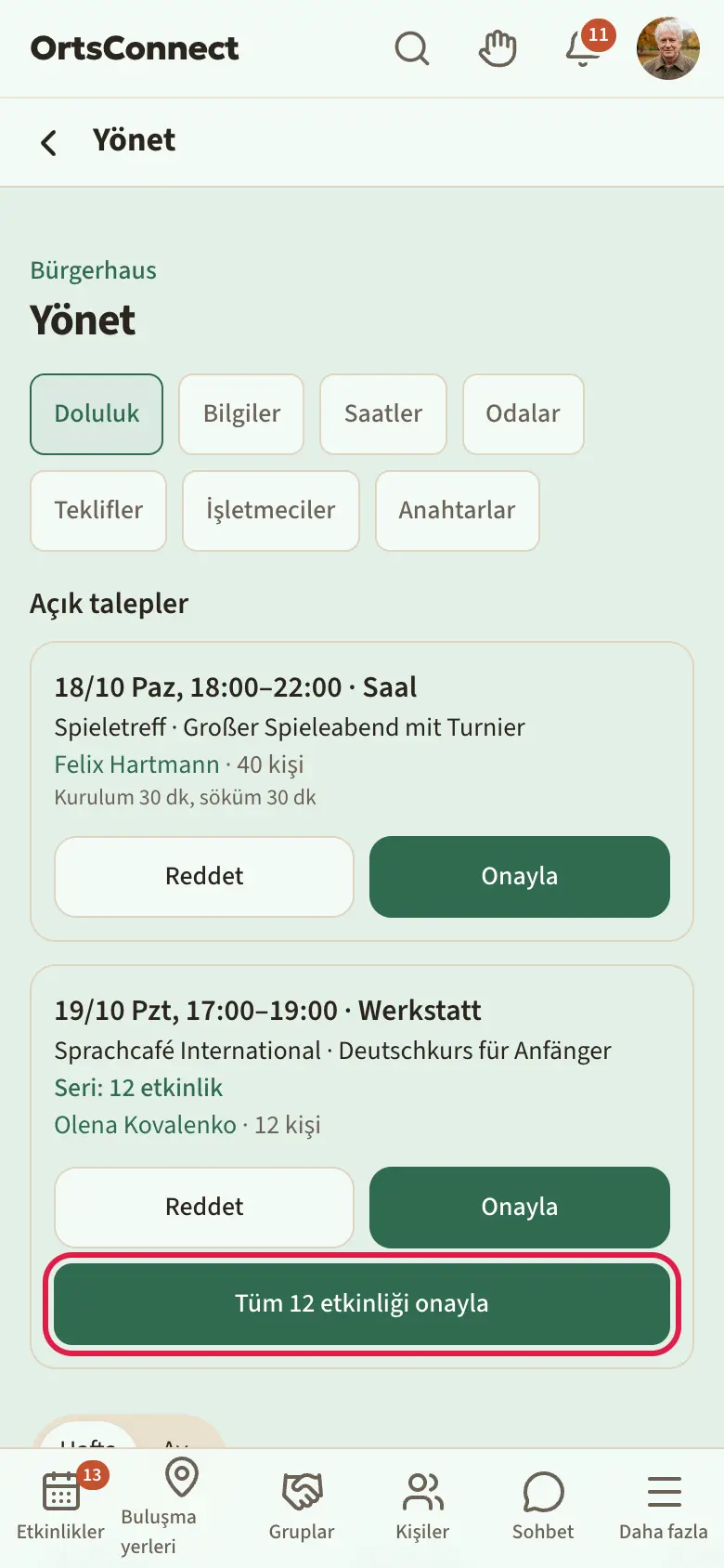 Yönetim › Doluluk, “Seri: 12 etkinlik” notuyla talep ve geniş “Tüm 12 etkinliği onayla” düğmesi vurgulu