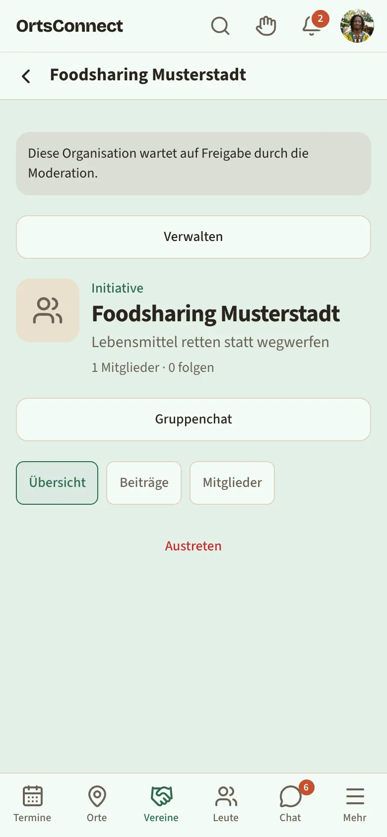 Seite einer neuen Organisation mit dem farbigen Hinweis „Diese Organisation wartet auf Freigabe durch die Moderation.“